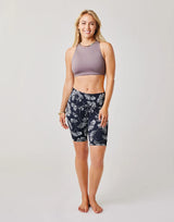 Lucie Compression Short: Black Ginkgo
